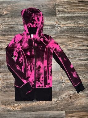 Lululemon “sweaty endeavor” Blooming Pixie Daily Practice Jacket 2015-2016